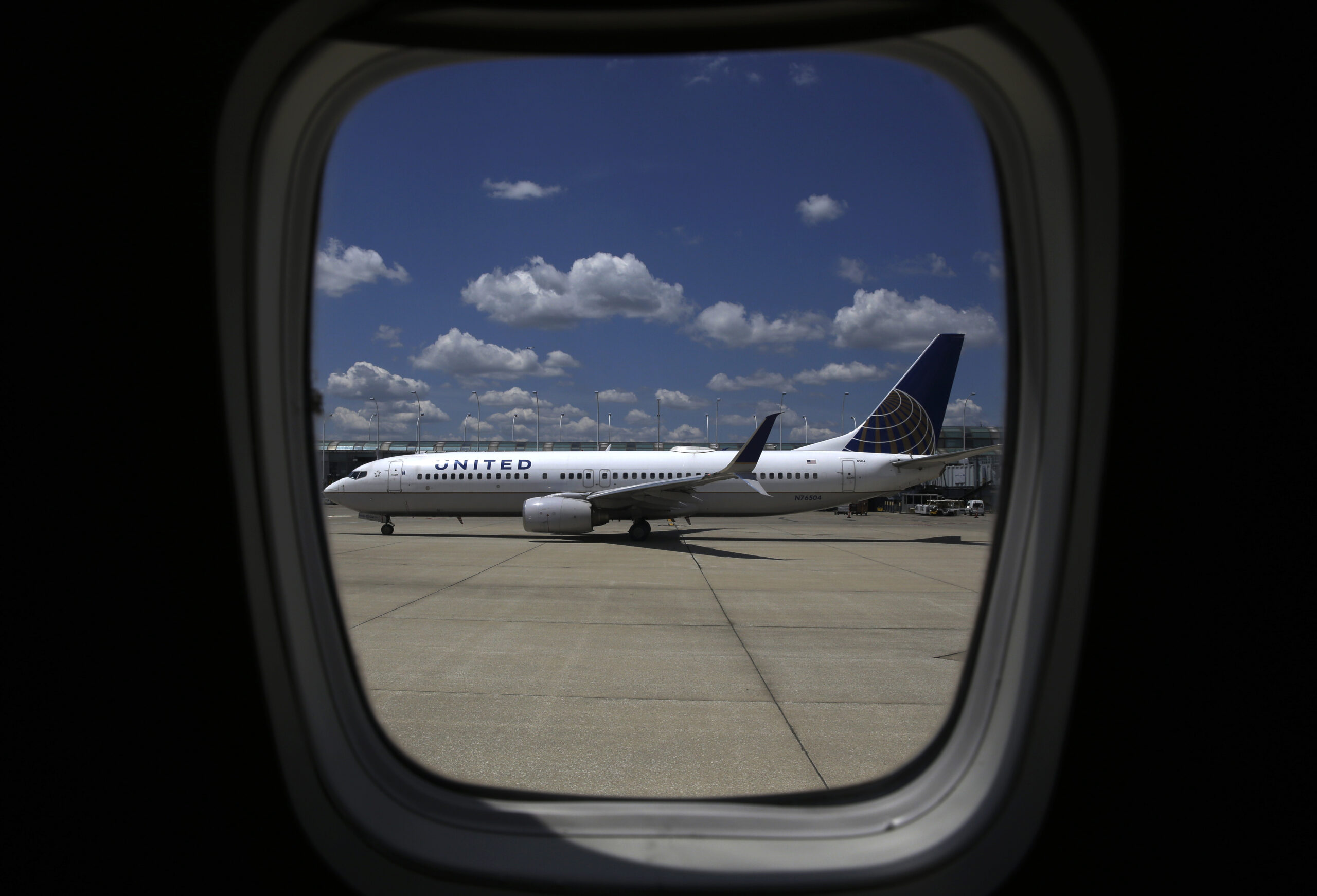 United Airlines tries to speed up boarding process with new priority system