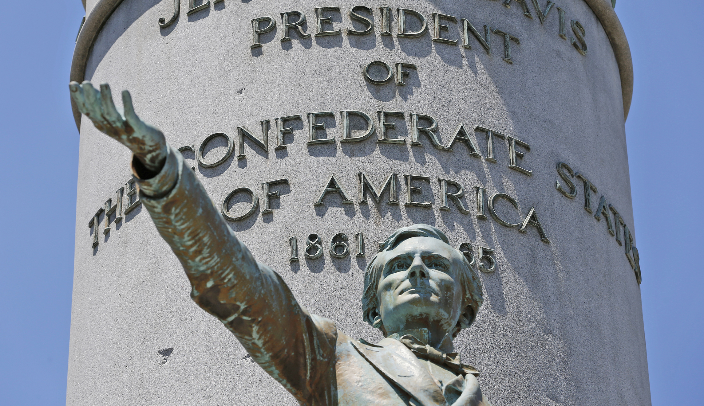 Richmond commission recommends removal of Jefferson Davis monument
