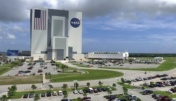 Democrats are struggling to thwart NASA’s commercial return to the moon
