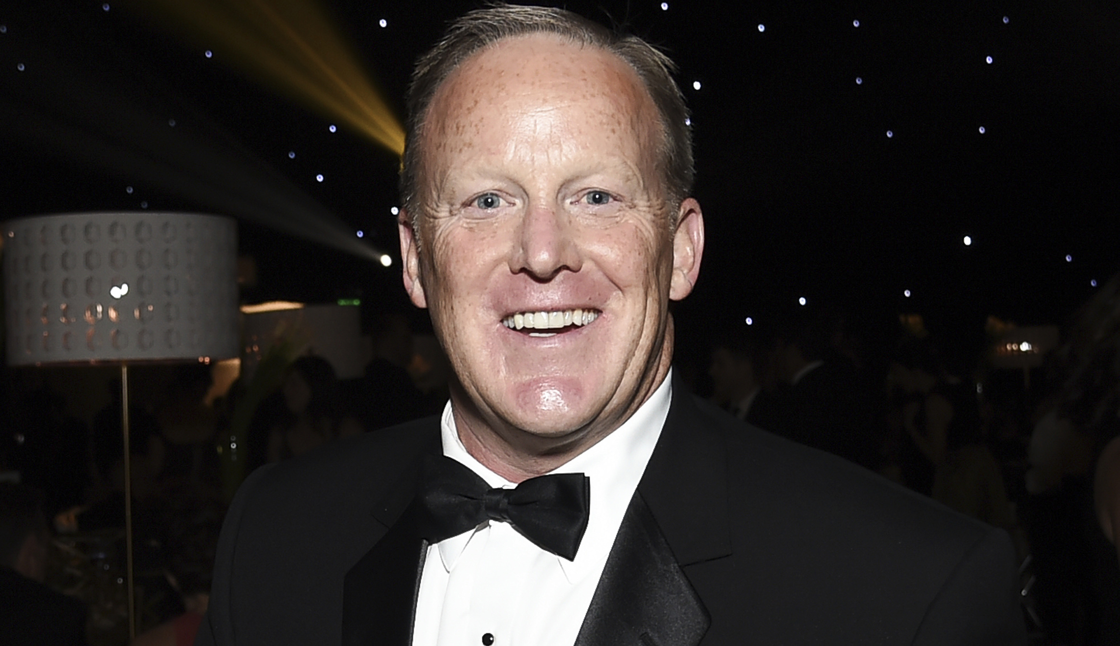 Sean Spicer defends Trumps’ marriage