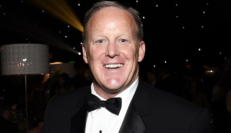 Sean Spicer defends Trumps’ marriage