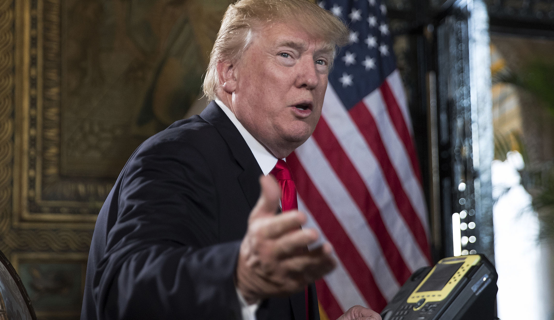Trump thanks overseas troops, cheers border mobilization on Thanksgiving