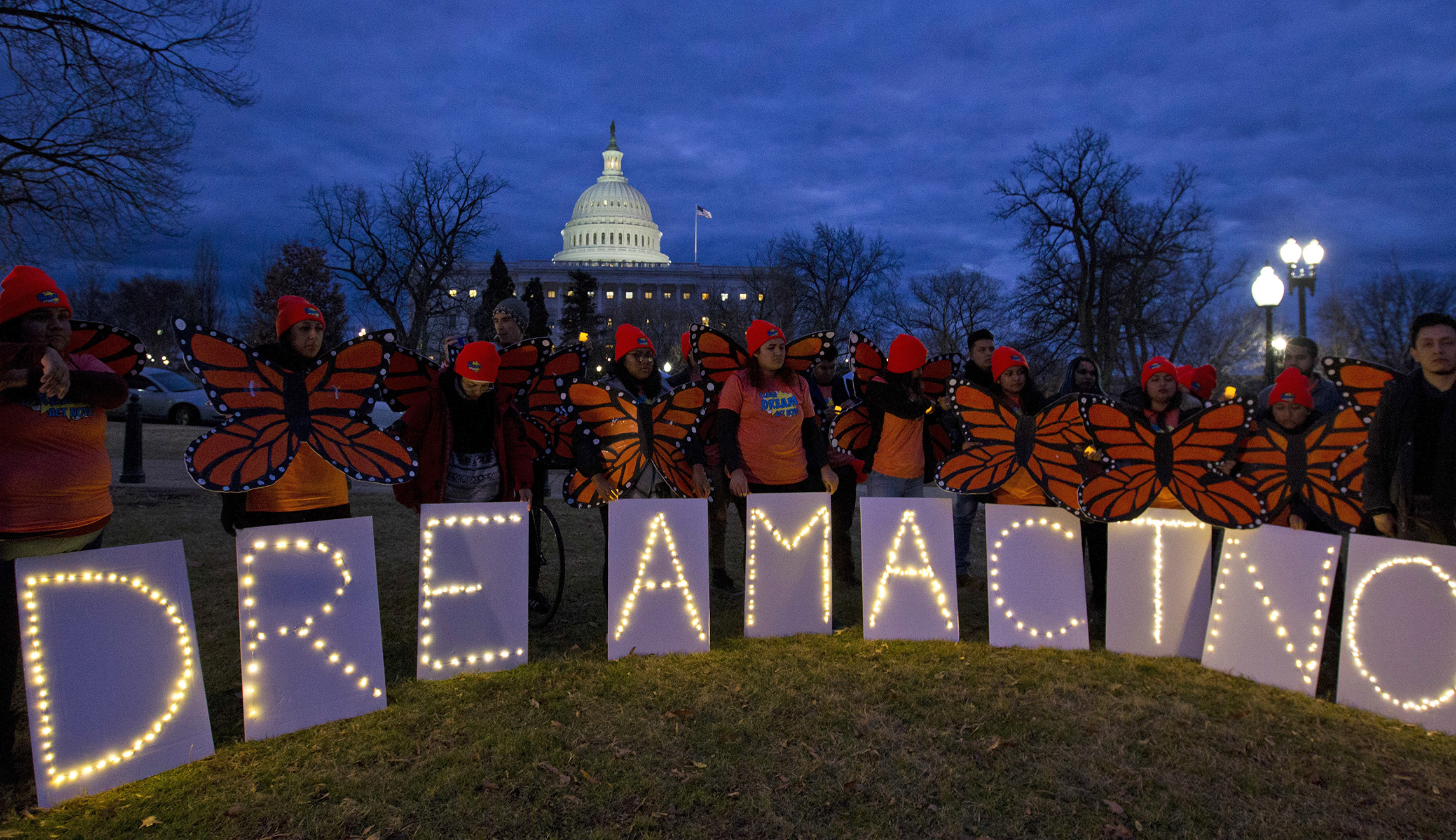Two more Republicans sign petition to force immigration vote