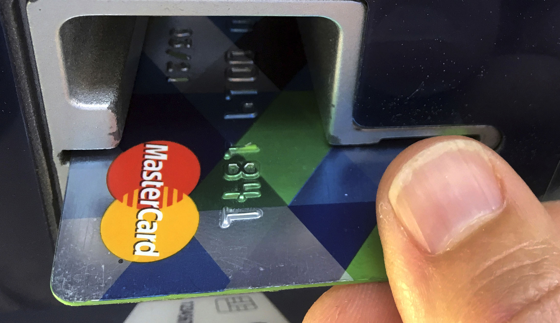 Mastercard lets transgender users choose names on their cards (if banks agree)