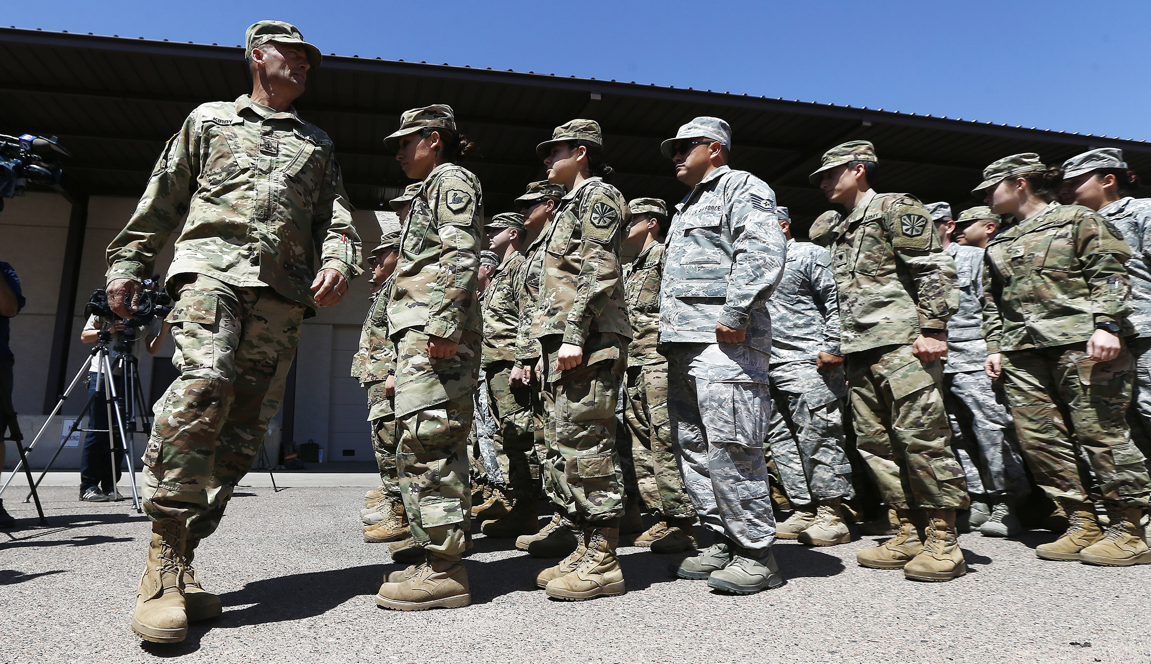 Trump sending 5,200 active duty troops to the border