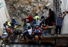 Trump tells border officials to block migrant caravans from entering US