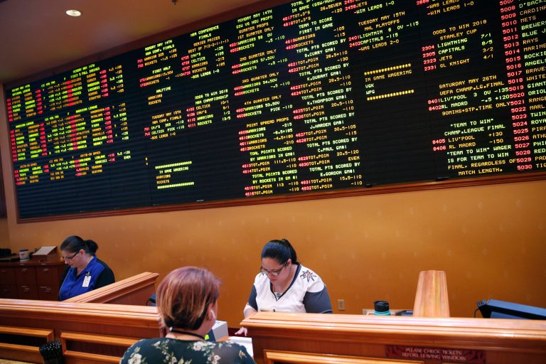 Gamblers set new sports betting record in Illinois