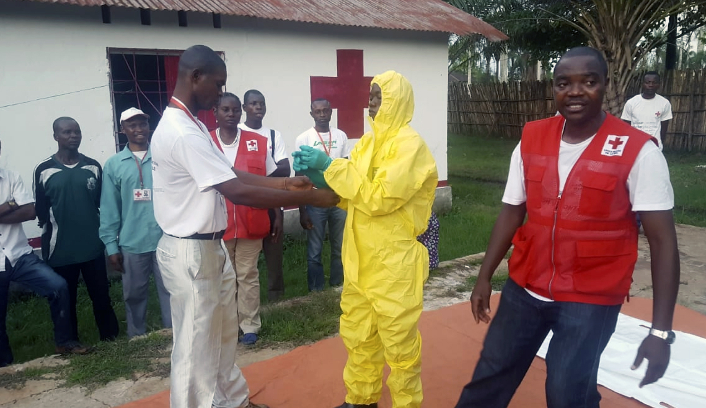 Health officials begin using experimental vaccine to fight Ebola in Congo