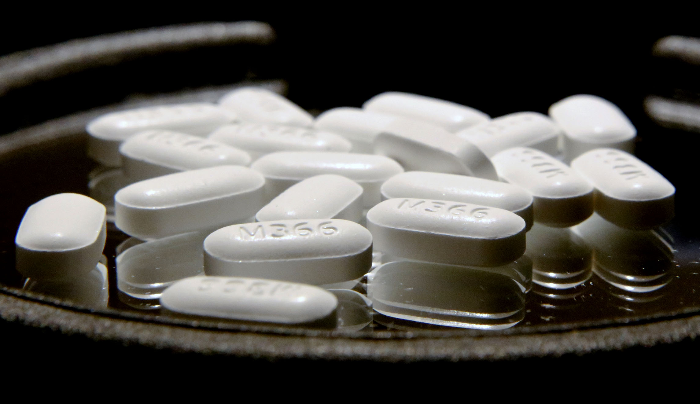 Drug spending stays almost flat under Trump