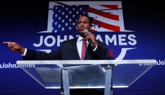 CNN White House correspondent amplifies Democratic disinformation