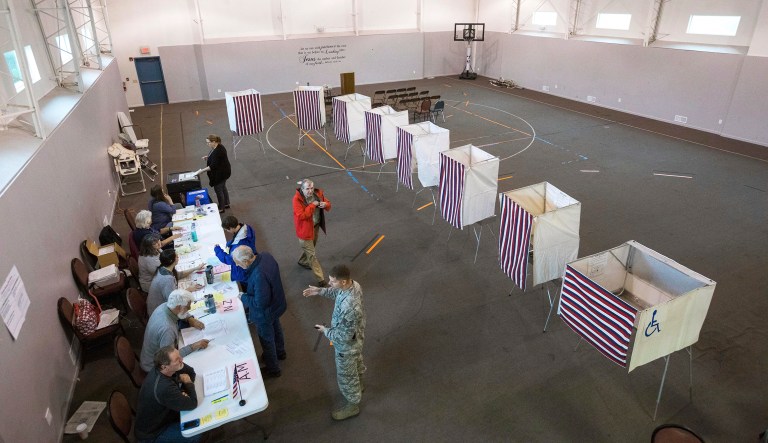 The blue wave is definitely coming: Democrats enjoy 14-point advantage ahead of midterms