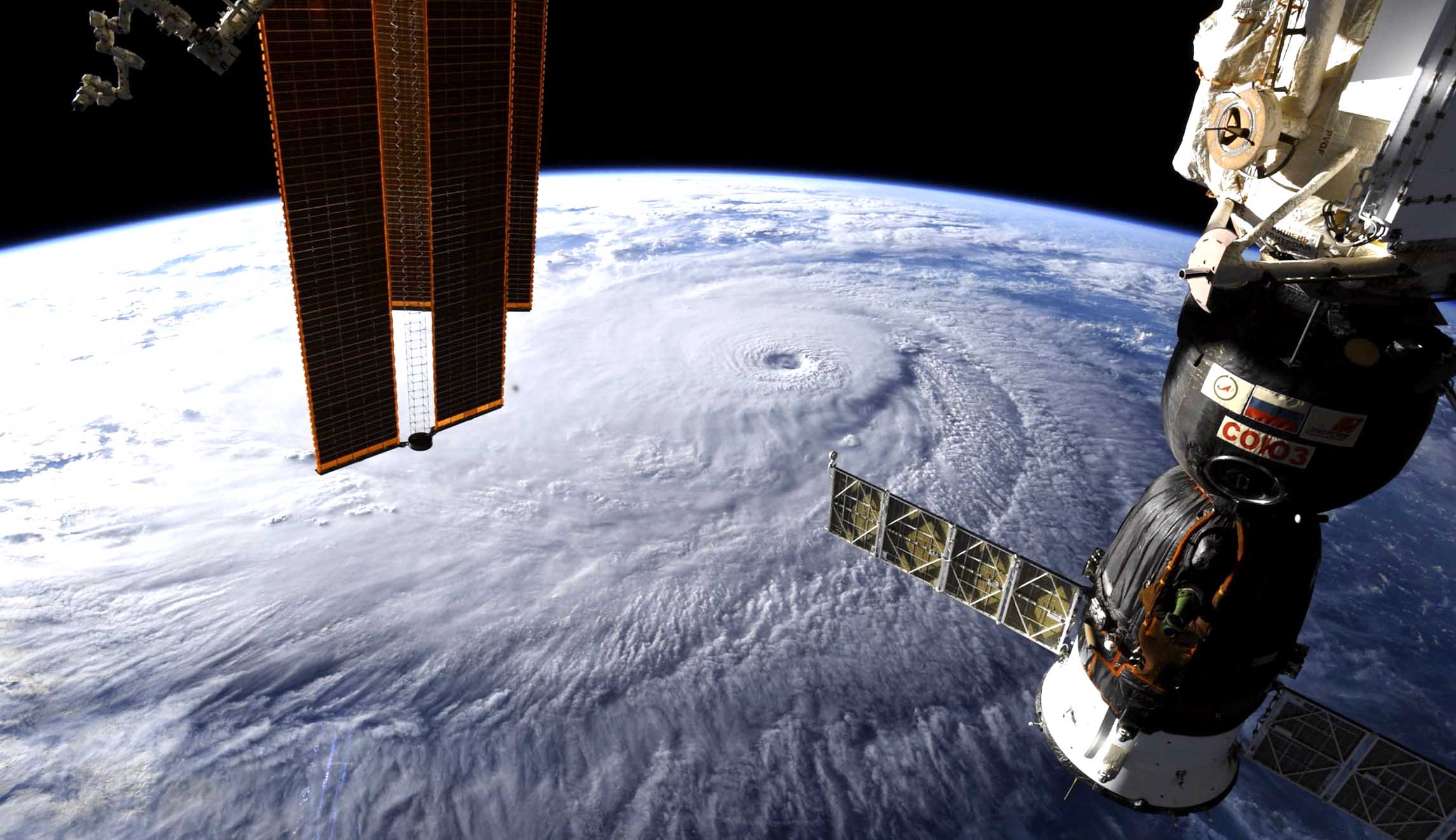 Hurricane Lane barrels down on Hawaii, bringing ‘life threatening’ conditions