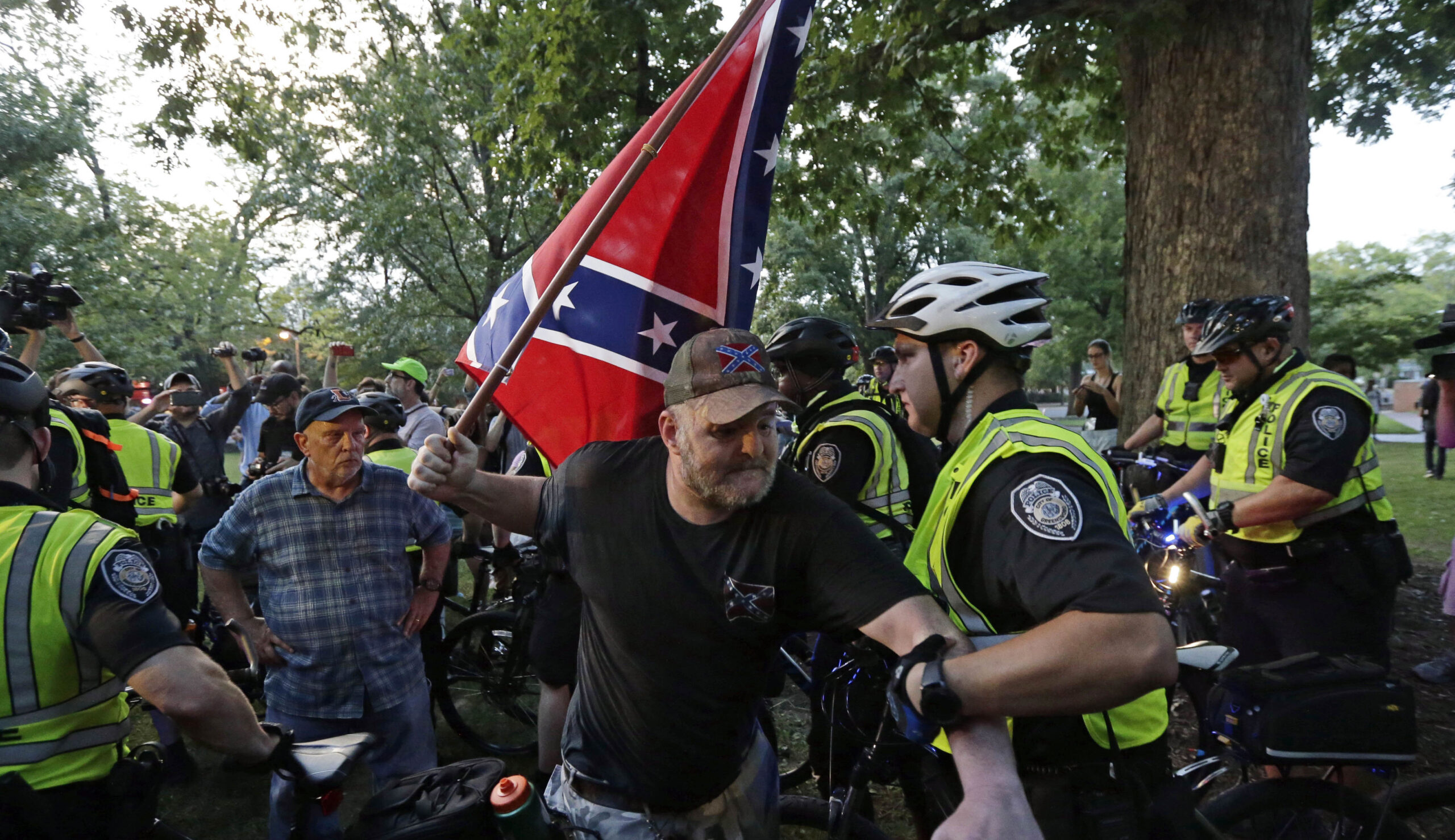 Kneeling for the Union’s national anthem isn’t a great way to protest a Confederate rally
