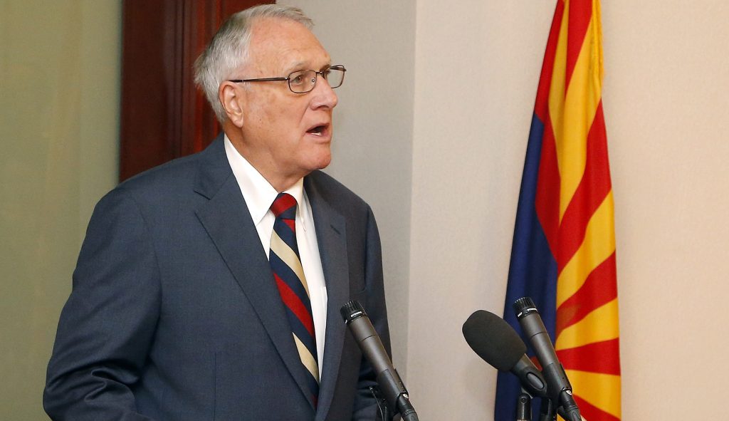 Jon Kyl sworn into office, giving Senate GOP 51 votes