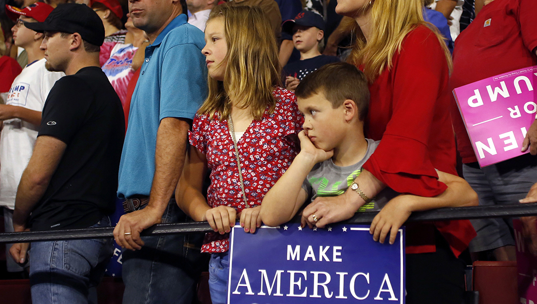 Trumpworld descends on Iowa ahead of GOP caucuses to run up the score