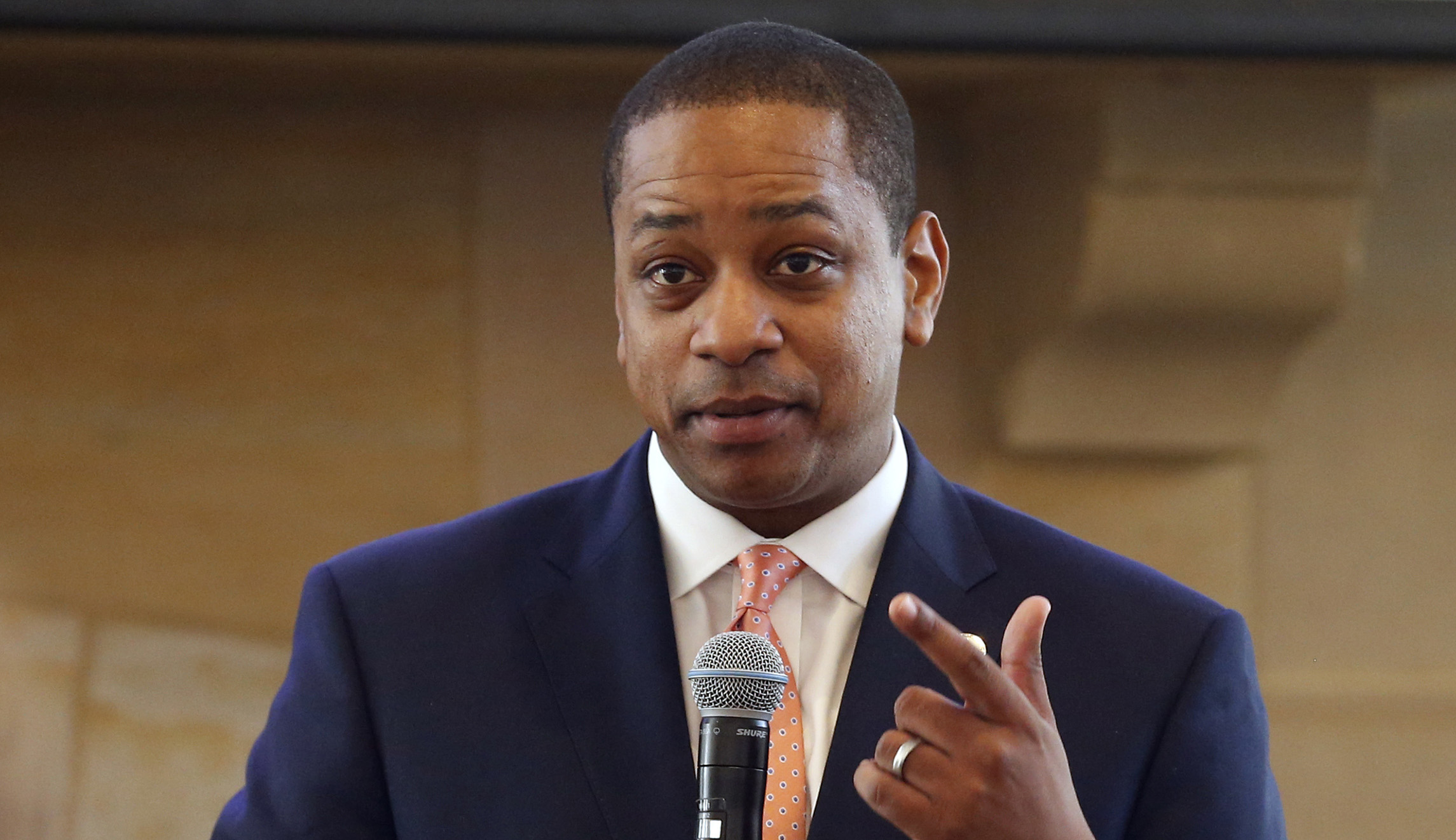 2020 Democrats add to calls for Justin Fairfax to resign