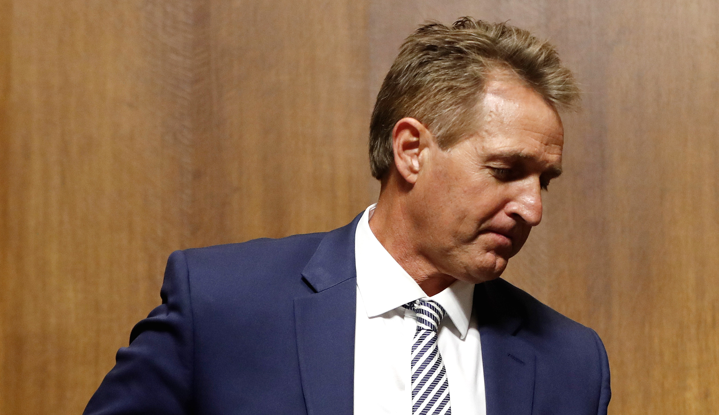 Jeff Flake takes Senate GOP hostage — and does the right thing