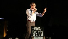 Even as he falls further behind in the polls, Beto O’Rourke shatters a fundraising record