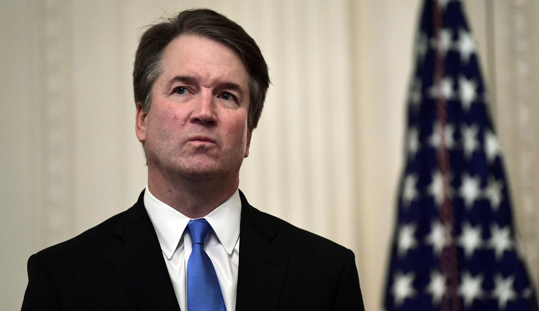 Brett Kavanaugh asks ex-classmates to put down beers for photo at Georgetown Prep homecoming game