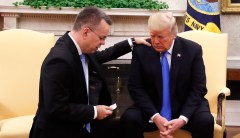 Andrew Brunson prays, offers praise for Trump in Oval Office visit