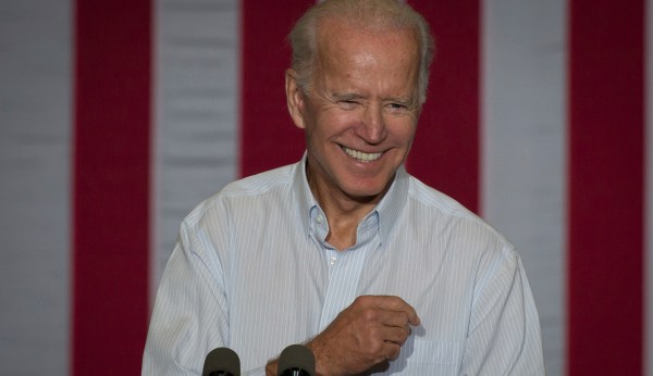 Democrats have a lot of 2020 candidates, but no strong front-runner
