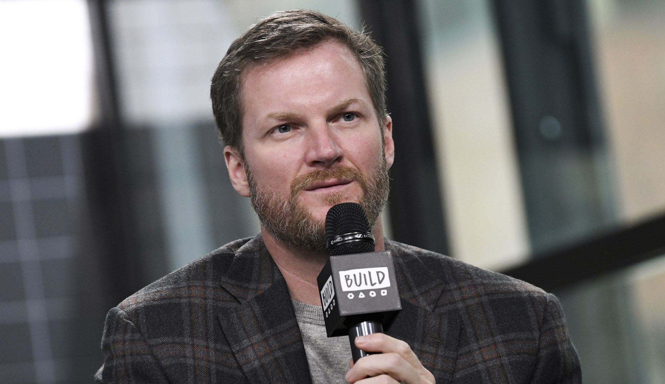 UPDATED: Dale Earnhardt Jr.’s plane crashes in Tennessee