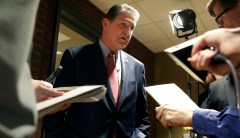 Senate Democrat hopeful Trump’s shutdown offer ‘will allow us to immediately reopen gov’