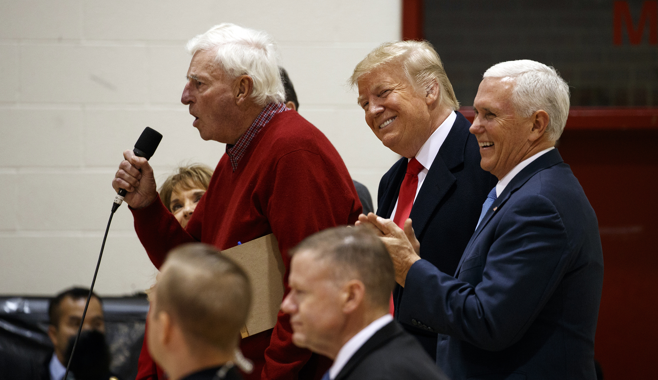Bobby Knight leads ‘Go get ’em Donald’ chant in Indiana