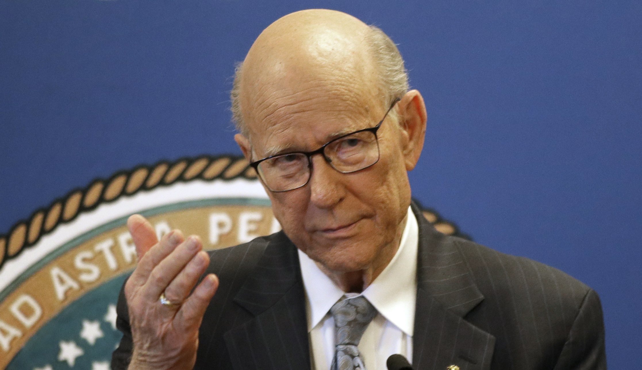 ‘I am bushed’: Pat Roberts speaks for Senate already weary on Day Two of impeachment trial
