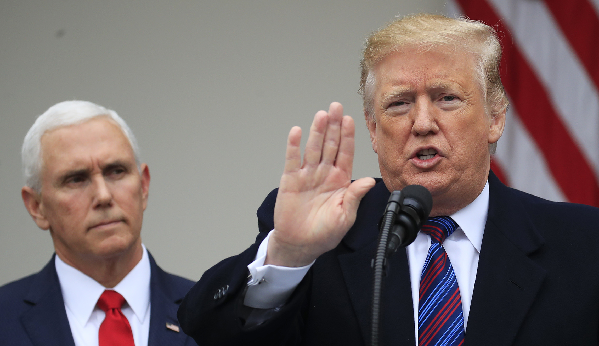 Trump freezes raises for Pence and Cabinet amid shutdown