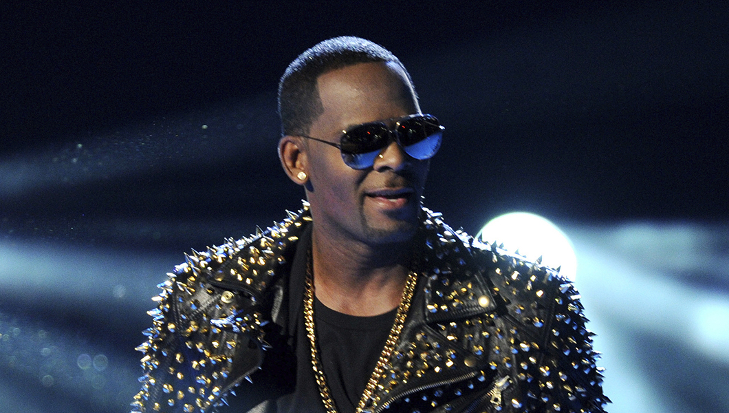Police respond to report of kidnapping involving R. Kelly at Trump Tower in Chicago