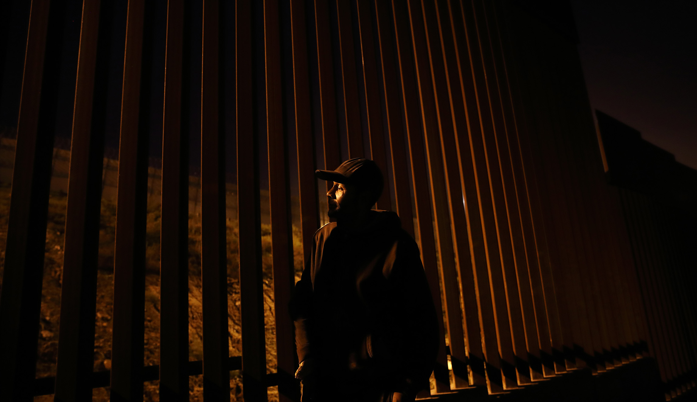 Legal analysts: Trump has the right to declare an emergency and build the wall