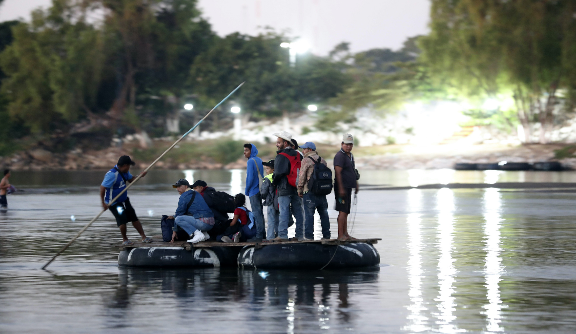 Mexico curbs traffic from south amid crisis on US border