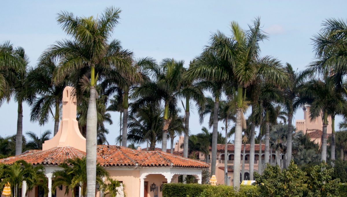 One way the Trump FBI raid could ease Democrats' midterm election woes