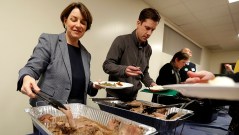 Klobuchar ate salad with her comb, then made aide clean it