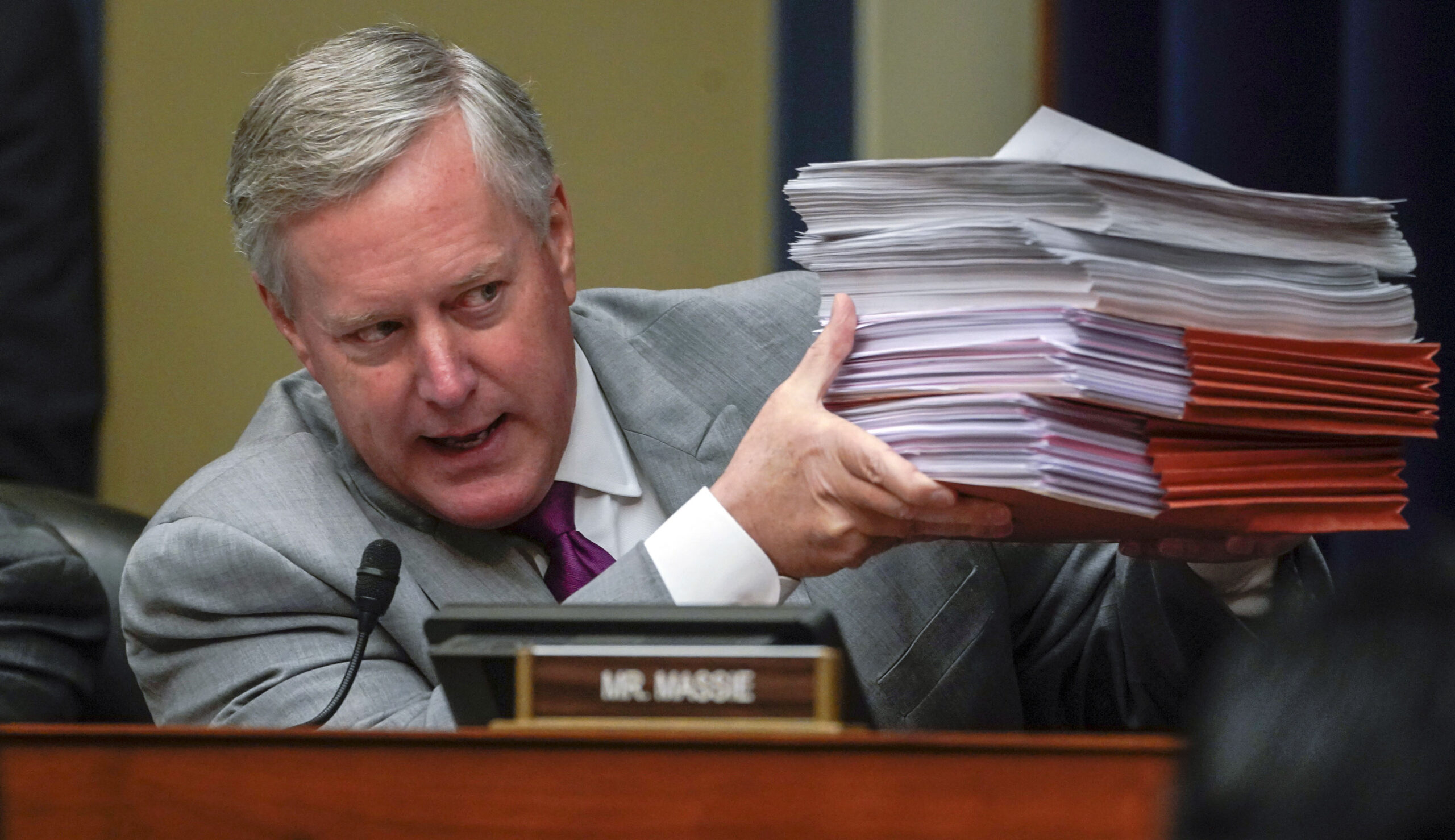 Mark Meadows accuses Michael Cohen of breaking the rules, calls for hearing postponement