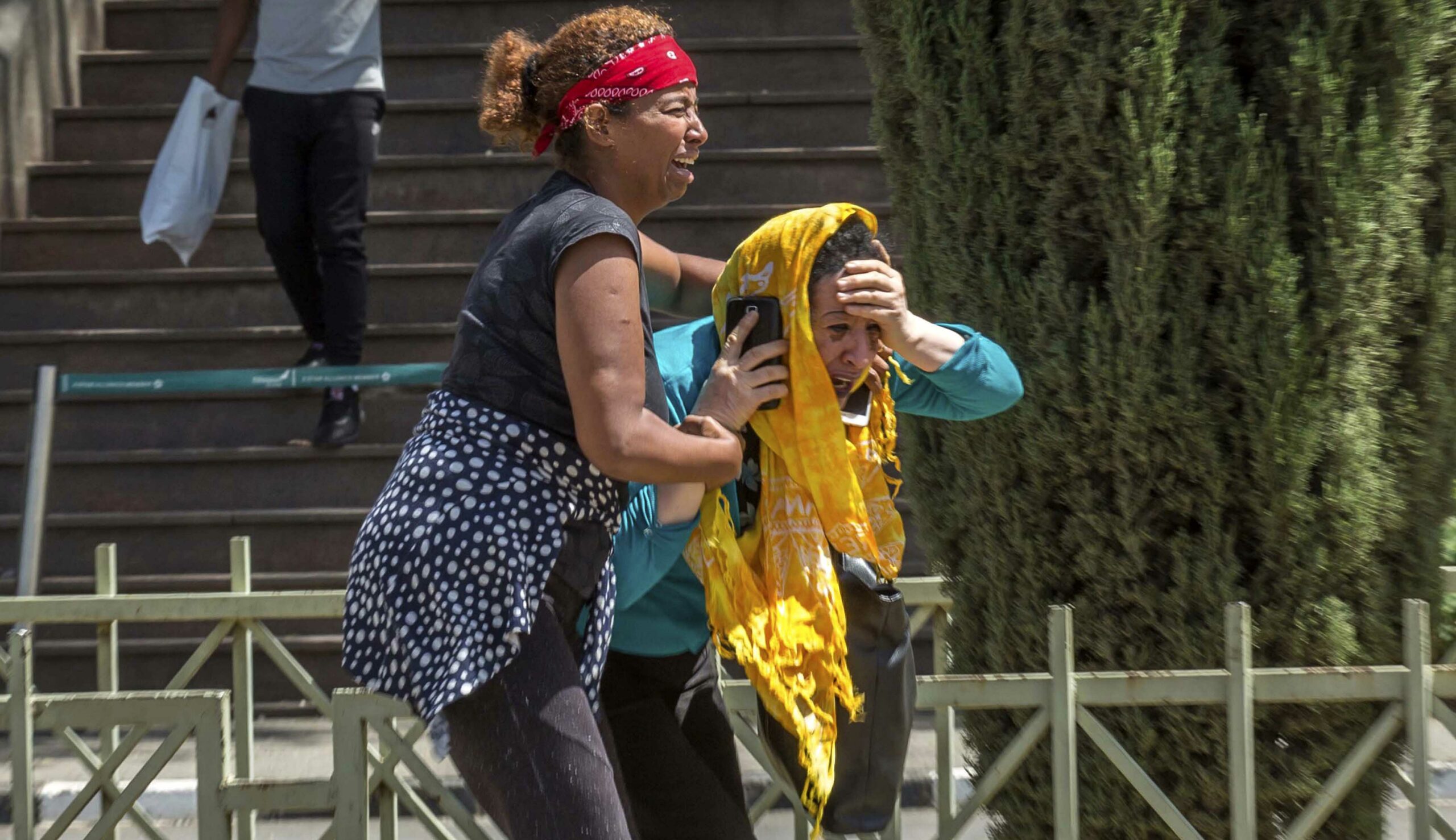 China grounds 737-MAX jetliners, ramping up pressure on Boeing