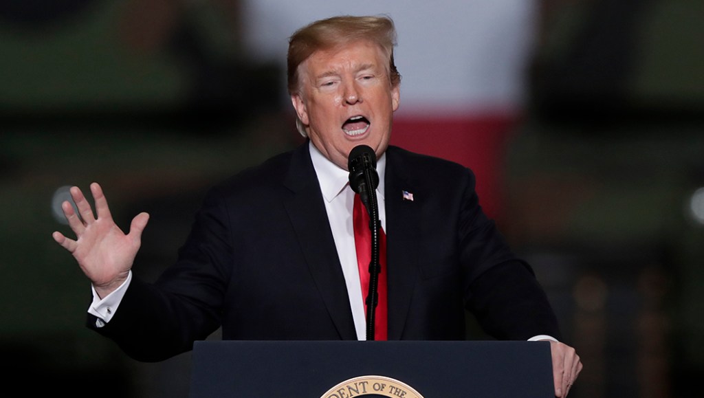 Trump praises Ford after ripping GM