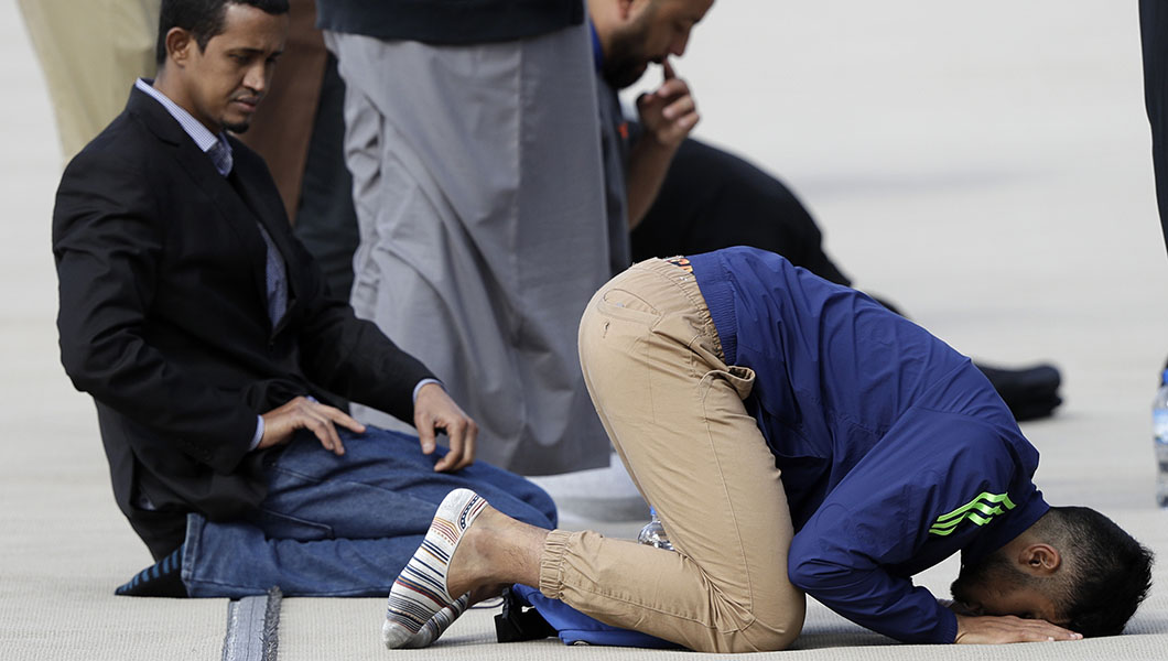 New Zealand observes Muslim call to prayer to mark mosque attacks