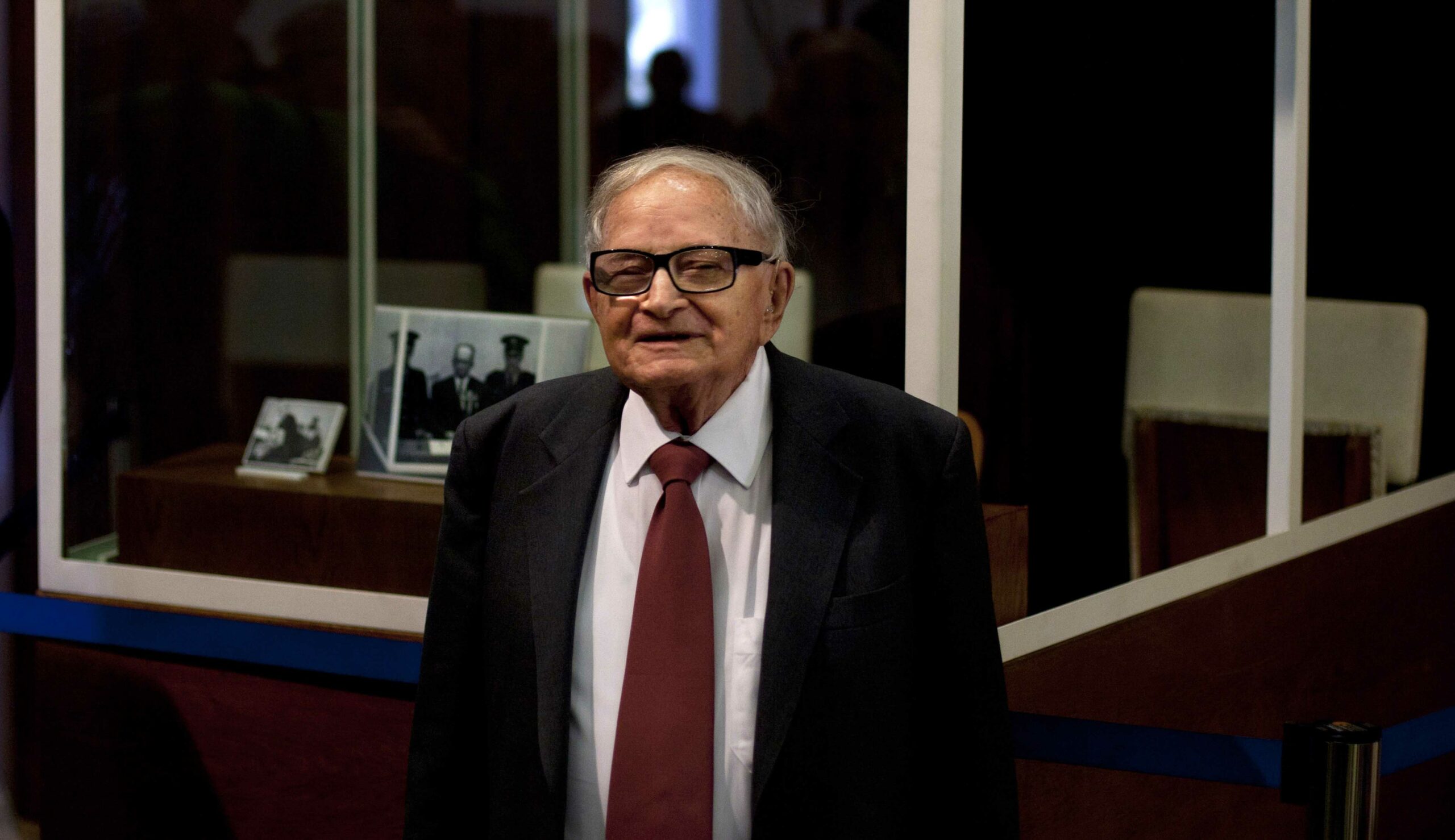 Rafi Eitan: Mossad spy who captured Adolf Eichmann dies at 92