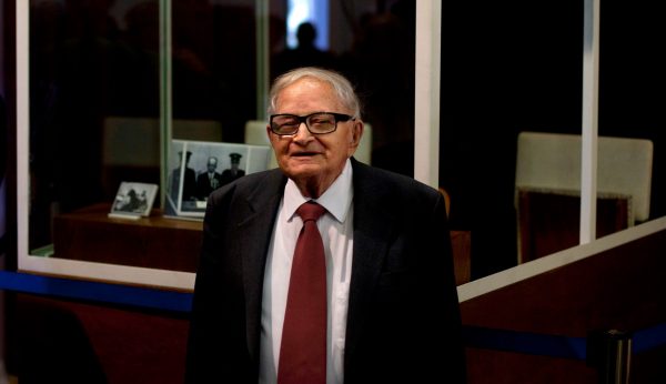 Rafi Eitan: Mossad spy who captured Adolf Eichmann dies at 92