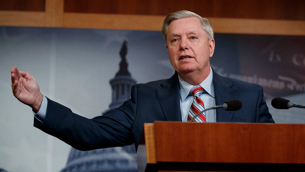 Republicans urge Trump not to restrict immigrant work visas during pandemic