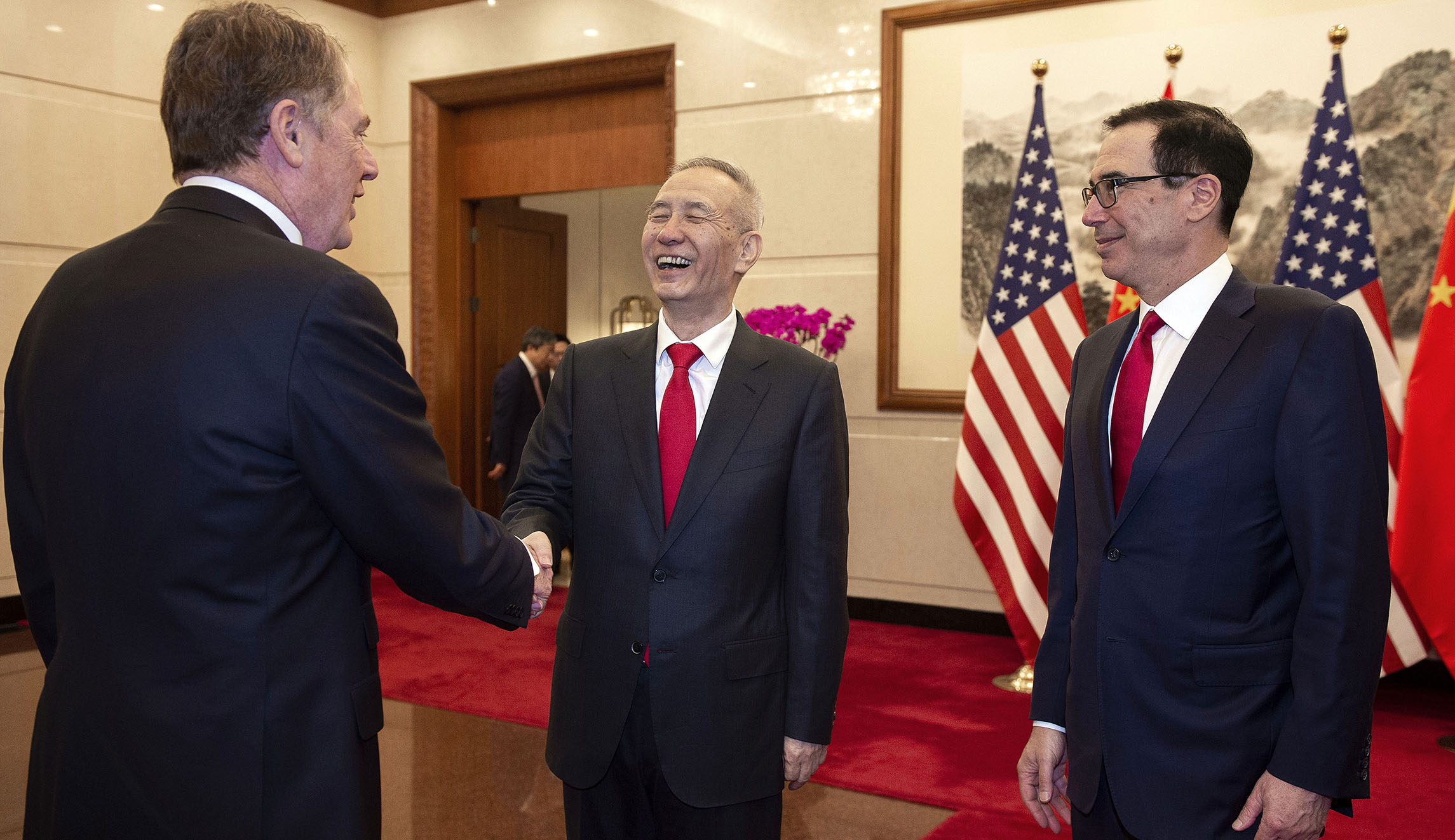 Robert Lighthizer, Steven Mnuchin to talk with Chinese counterpart on trade Tuesday evening