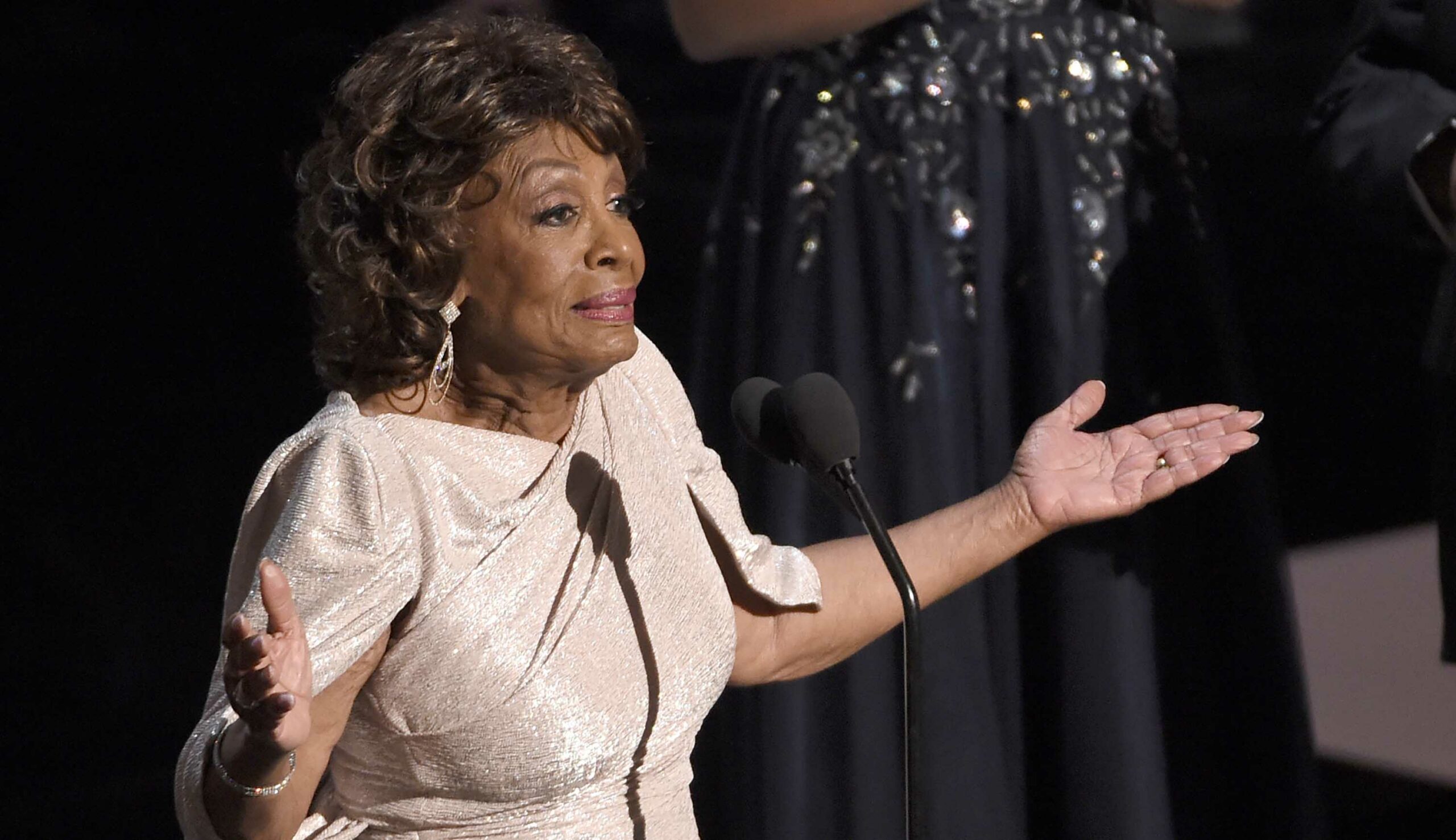 Maxine Waters: Forget investigations, impeach Trump now