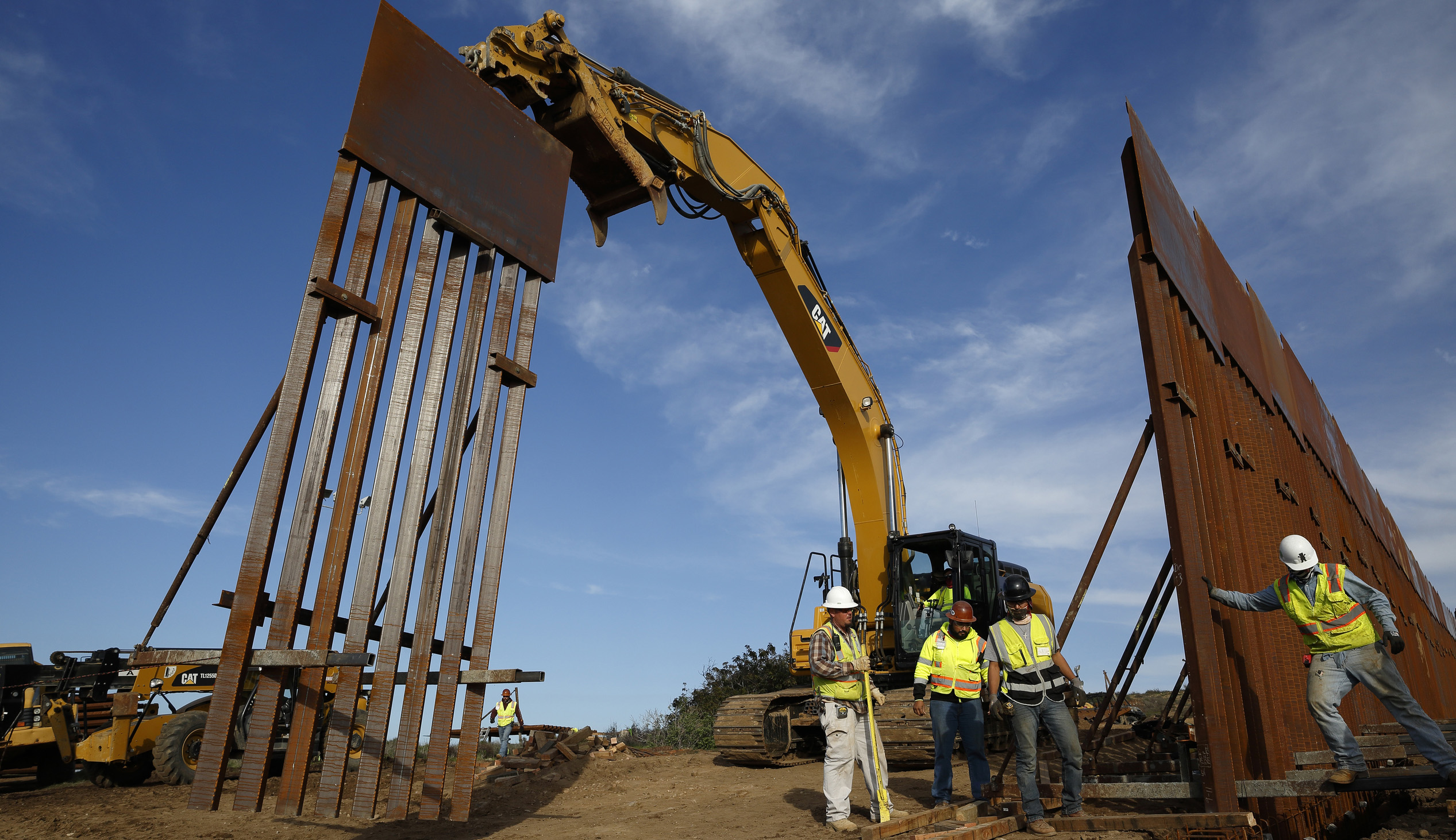 Construction company sues Army Corps, calls border fence bid process ‘highly flawed’