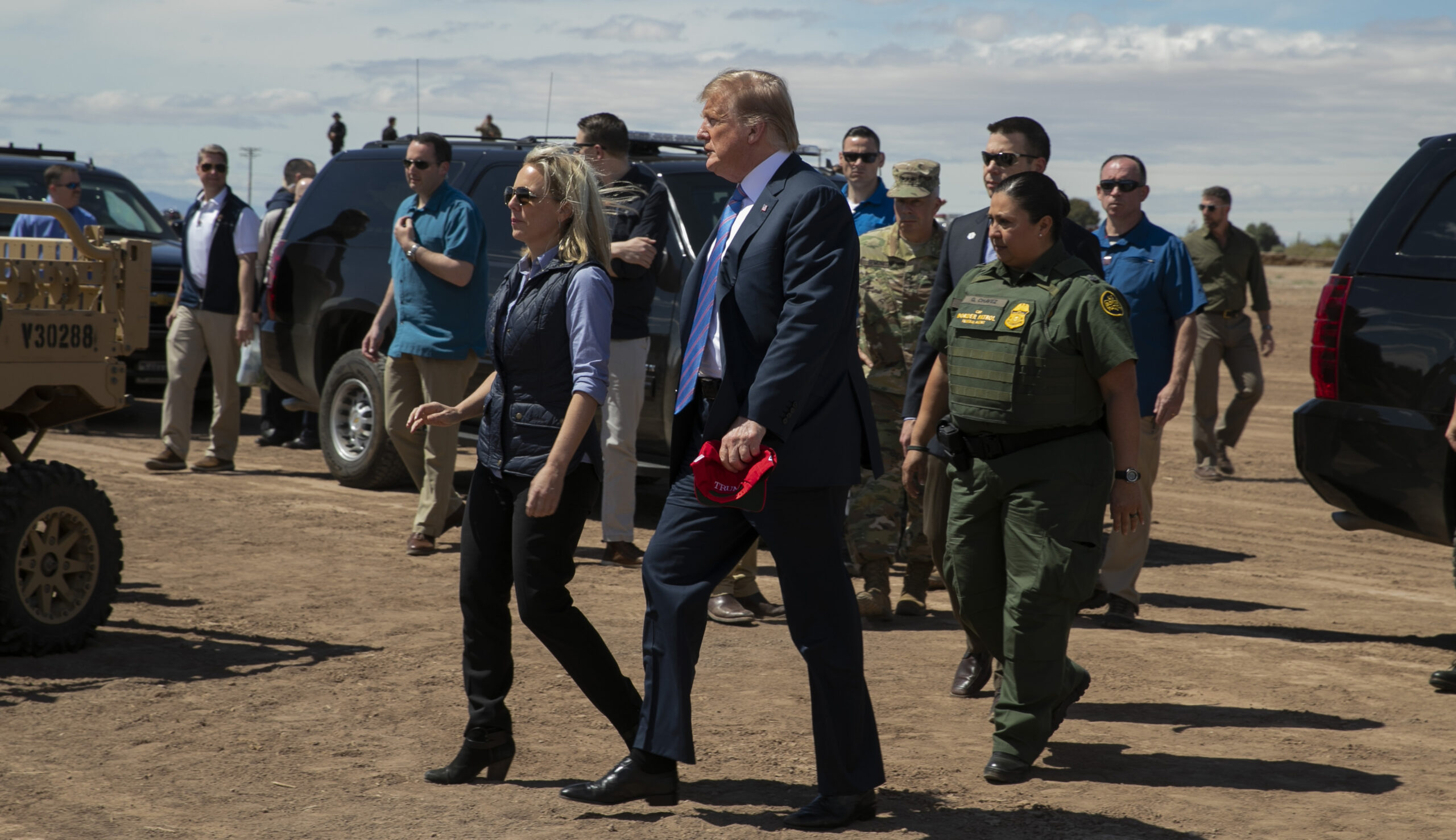 It’s war: Trump wants ‘battlefield commander’ on border to stop illegal immigrants