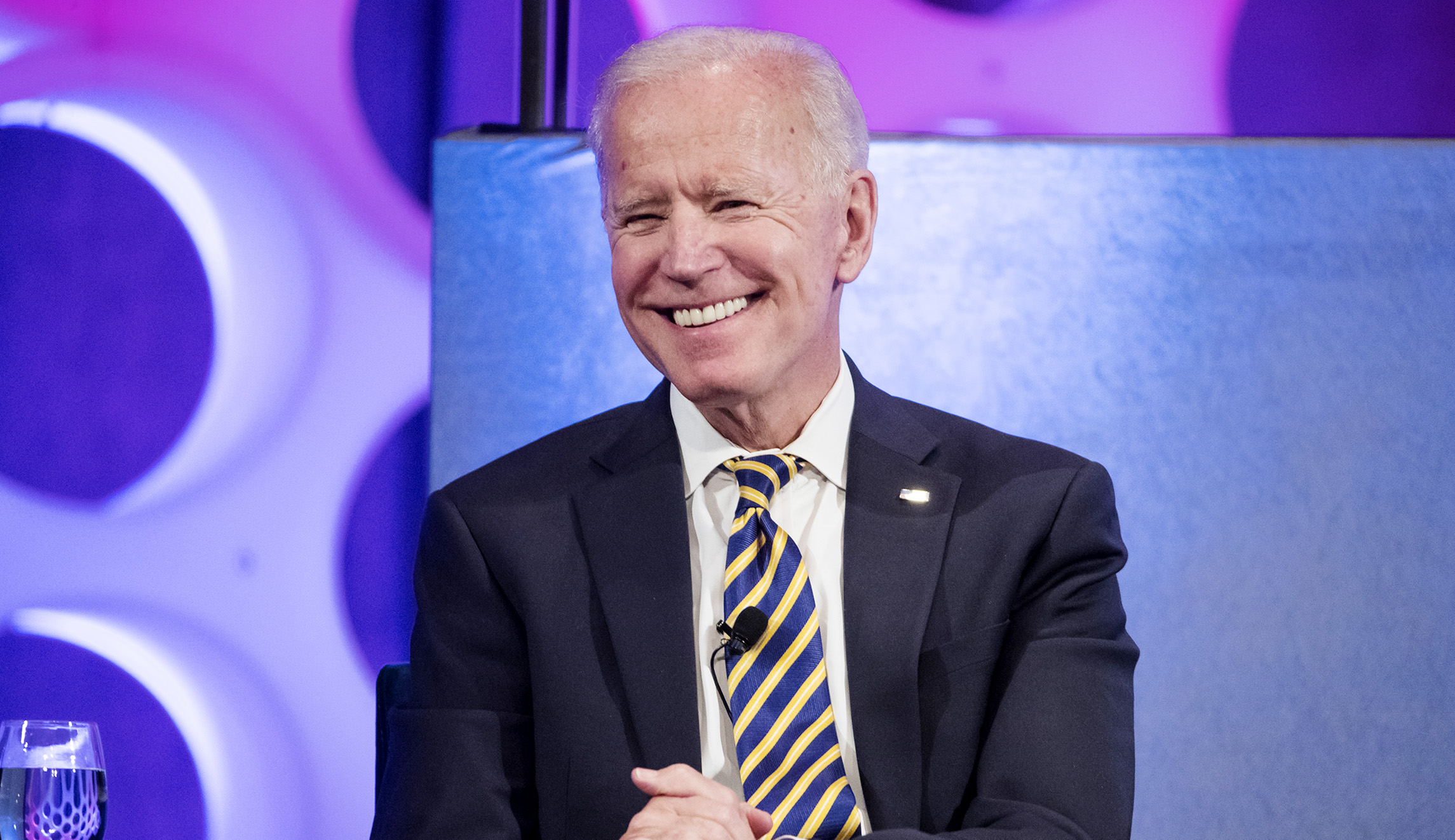 How the big 2020 Democratic presidential field benefits Joe Biden