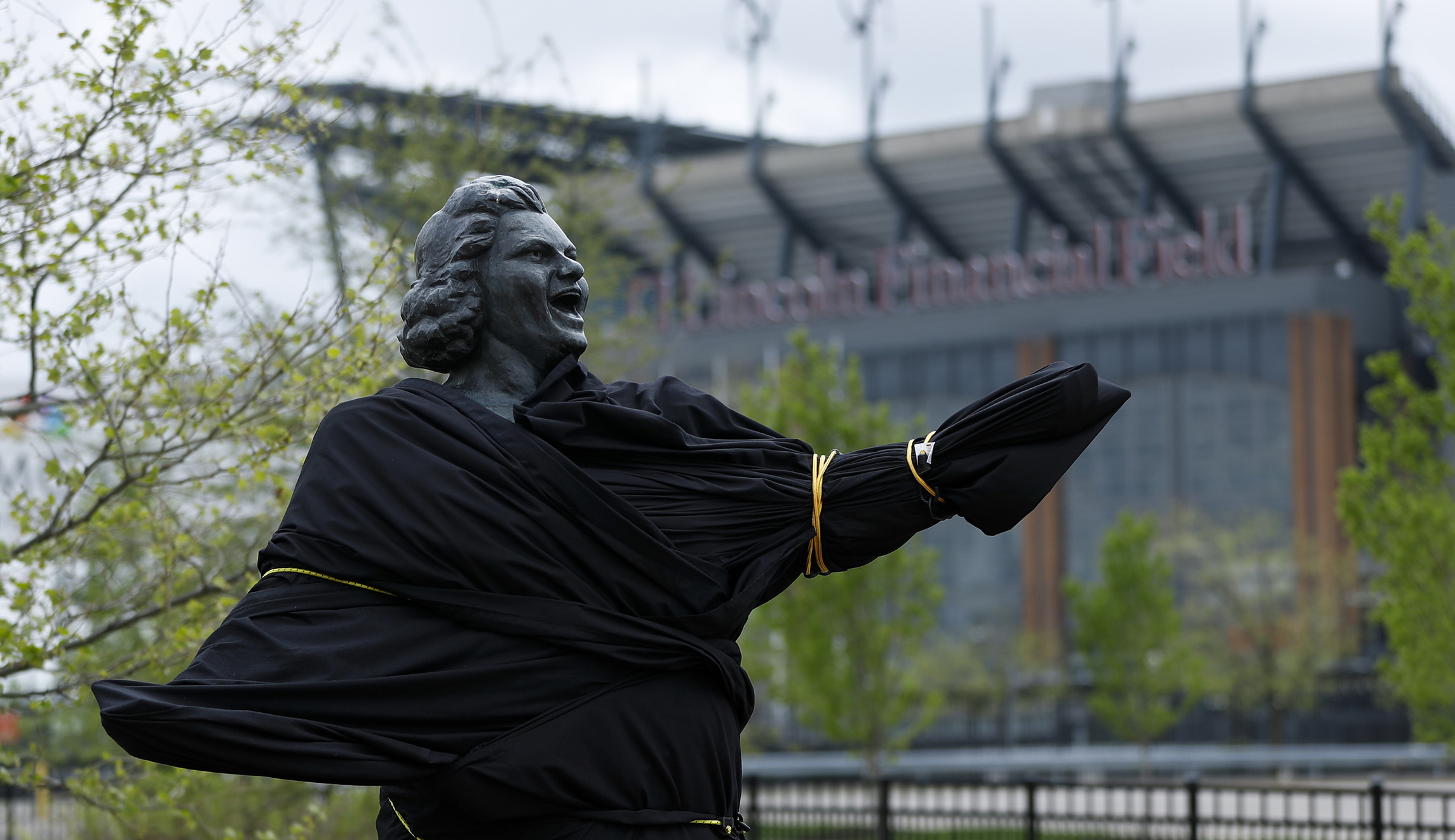 Slow down your Kate Smith condemnations, Yankees and Flyers