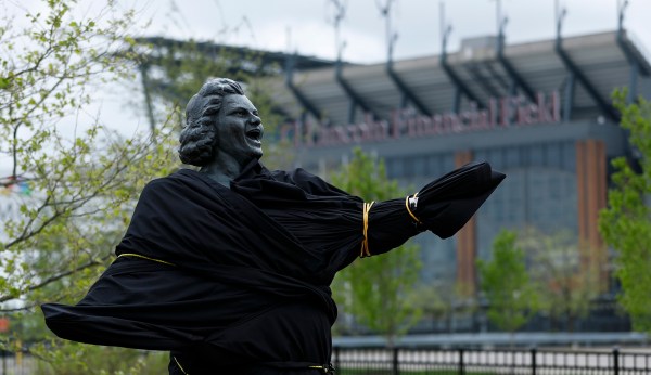 Slow down your Kate Smith condemnations, Yankees and Flyers