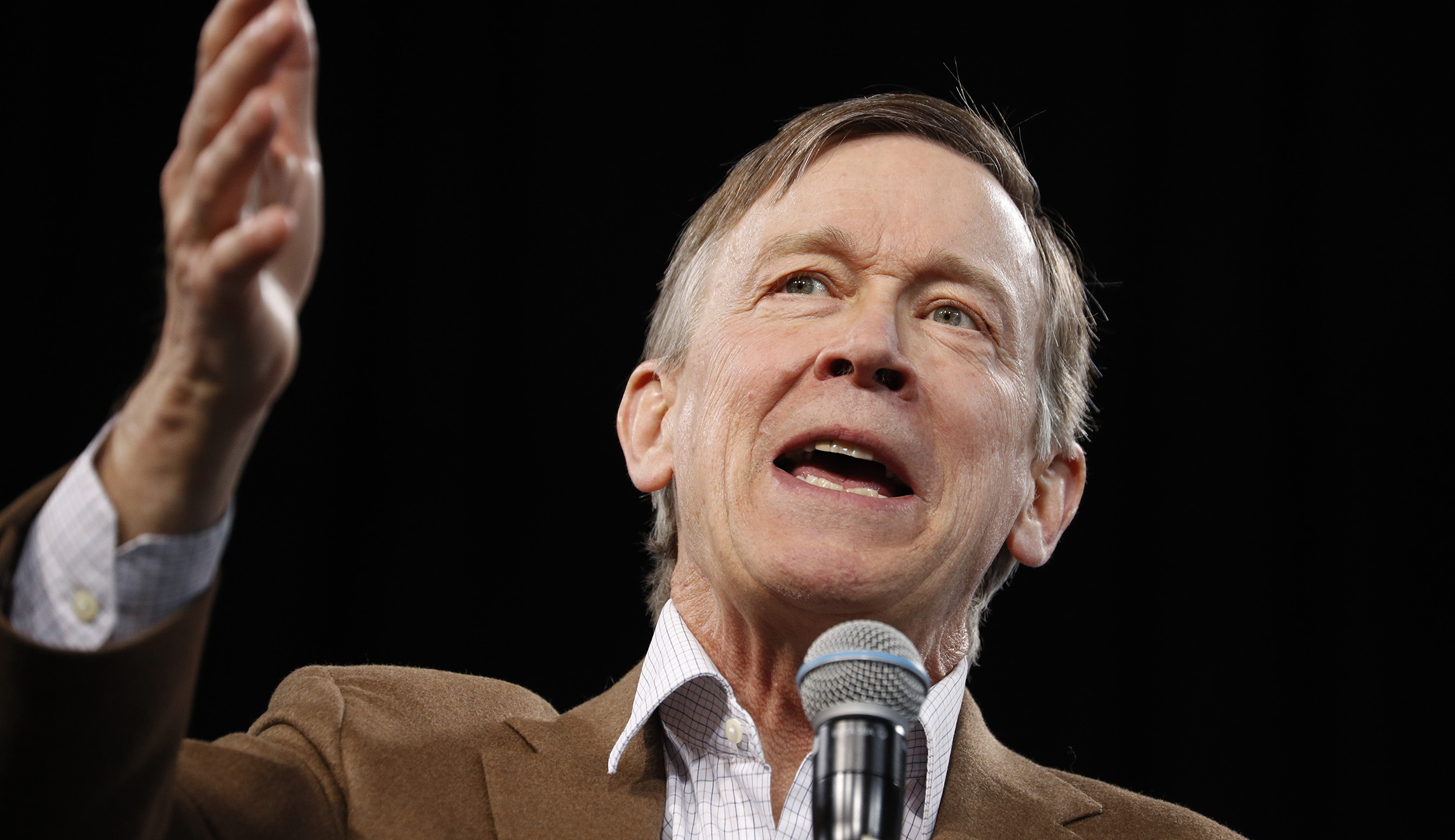 Groans as Hickenlooper stumbles over what GDP stands for: ‘Demographic product … I can’t even remember’